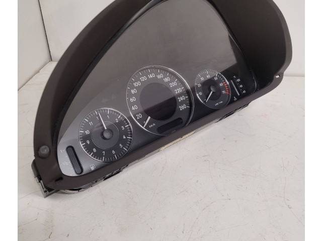 Přístrojová deska  Mercedes-Benz CLK A209 C209 2003 A2095403111, 110080251001  