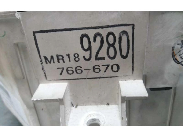 Přístrojová deska  Mitsubishi Space Wagon  MR189280766670  