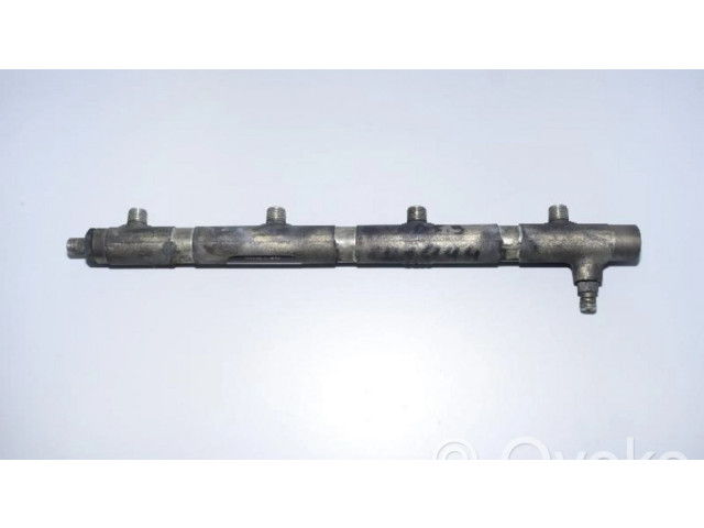Vstřikovací lišta F00R000224   BMW 7 E38  pro naftový motor 3.9 E38 740d M67 D39 (398D1) 3,9 L 1 