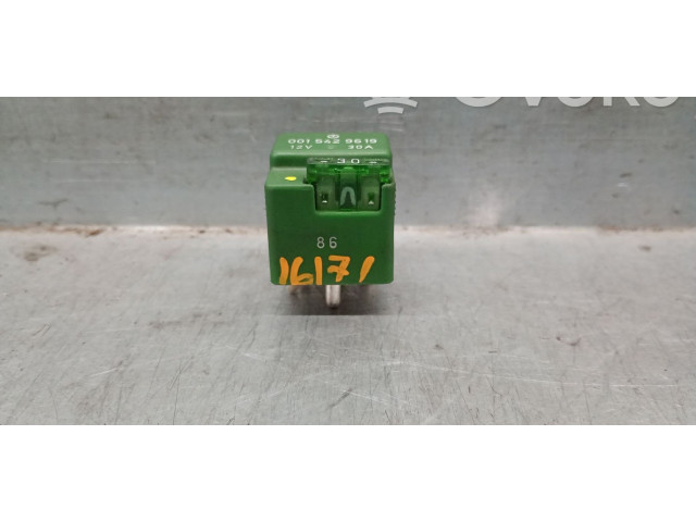 Блок предохранителей 0015429619   Mercedes-Benz E W210    