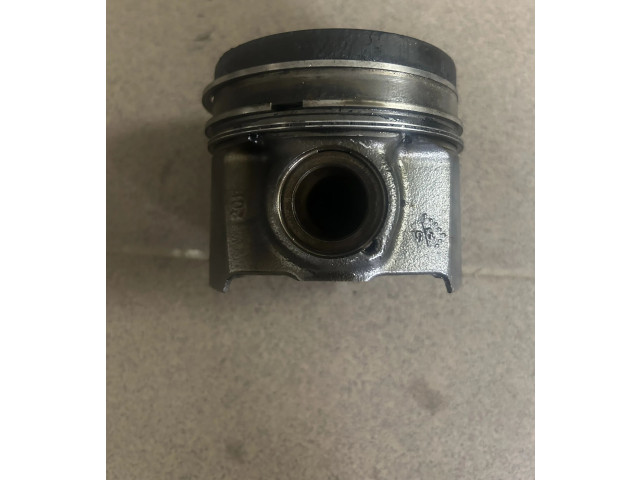 Píst 0851E, 18R10851E   Ford Kuga II     