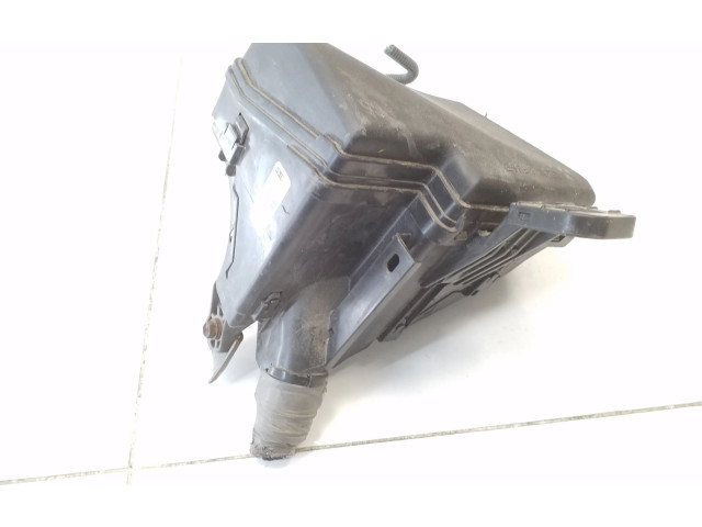   Pojistková skříňka 821110U021   Toyota Yaris 2012