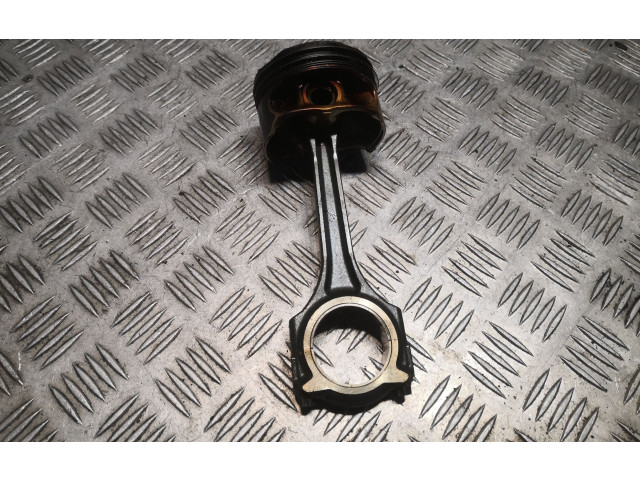 Píst 2700300420, A2700300420   Mercedes-Benz CLA C117 X117 W117    M 270.910 