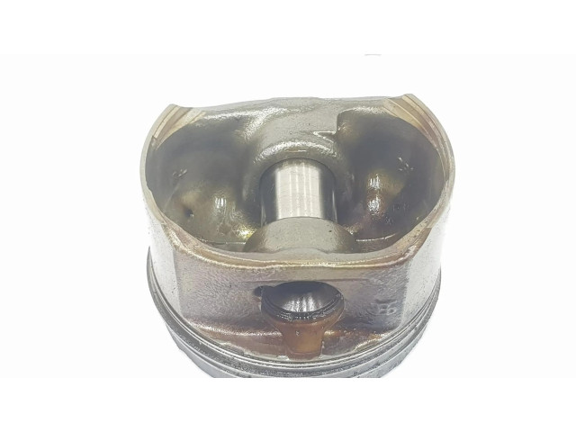 Píst 11251739786, 1111AA   BMW 3 E36  pro benzínový motor 1.8  