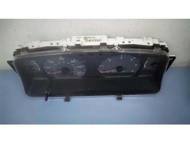 Přístrojová deska  Mitsubishi Pajero 2004 MR590142, R9D  