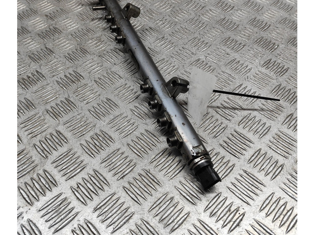 Vstřikovací lišta 30777759, 0445215025   Volvo V60    D 5204 T2 