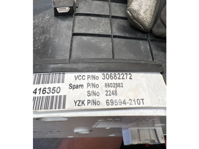 Přístrojová deska  Volvo XC90 2004 30682272, 69594210T  