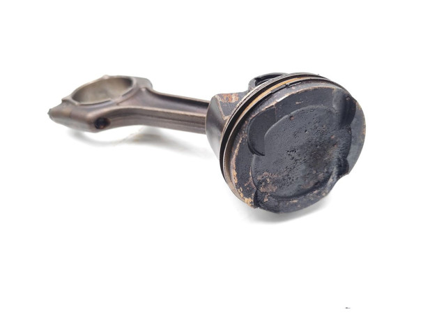 Píst B38B15A   BMW 2 F45    B38B15A 