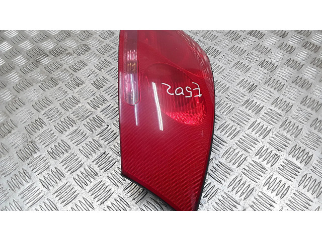 Задний фонарь      Audi TT Mk1   1999-2006 года