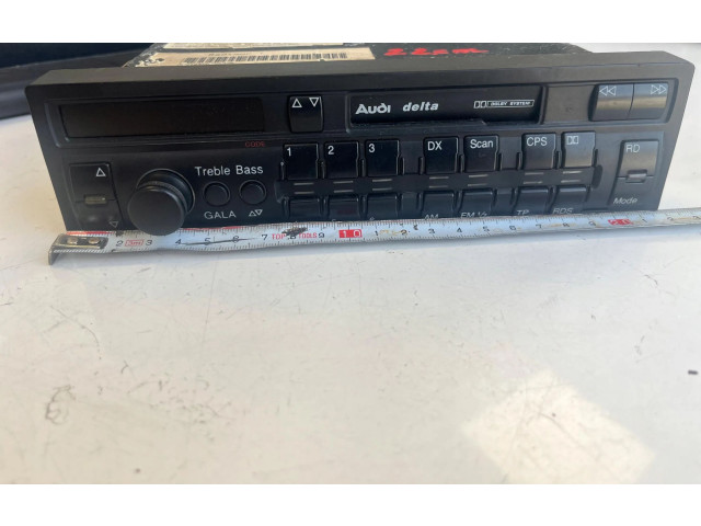 Радио/ проигрыватель CD/DVD / навигация    Audi  A4 S4 B5 8D  1994 - 1999 года