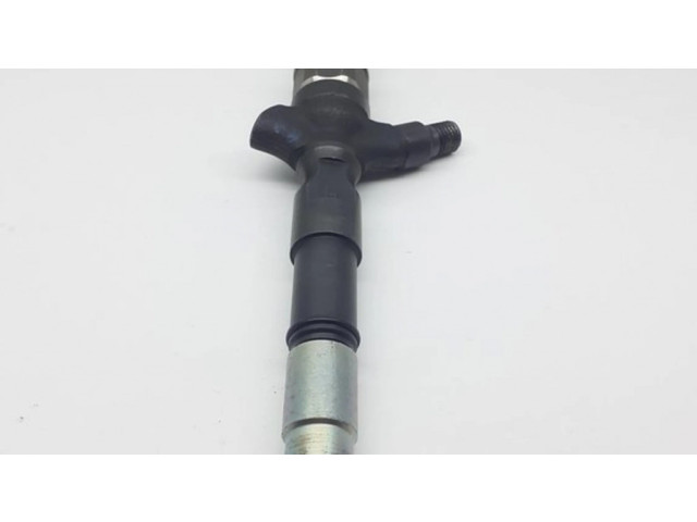 Vstřikovač 2367030140, 08J11992   Toyota Land Cruiser (J120)  pro naftový motor 3.0  