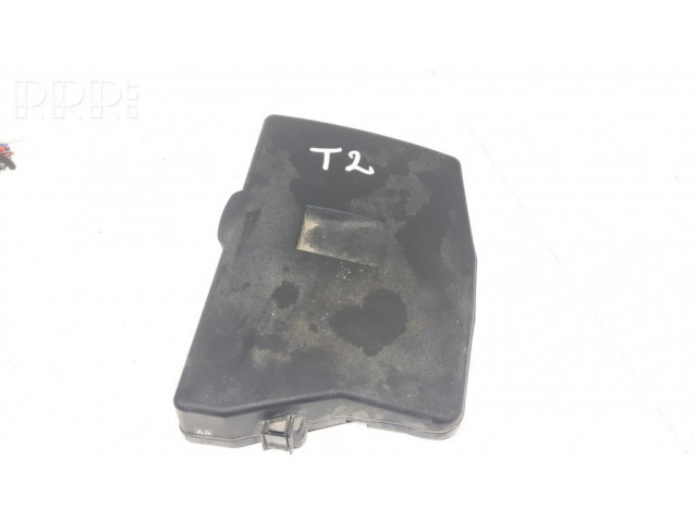 Крышка блока предохранителей 8266205150   Toyota Avensis T270    