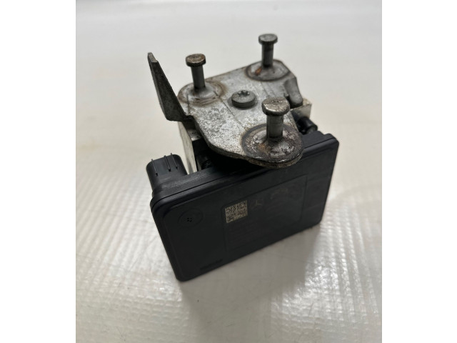 Jednotka ABS A2059012800, 2851520152   Mercedes-Benz C W205 2016