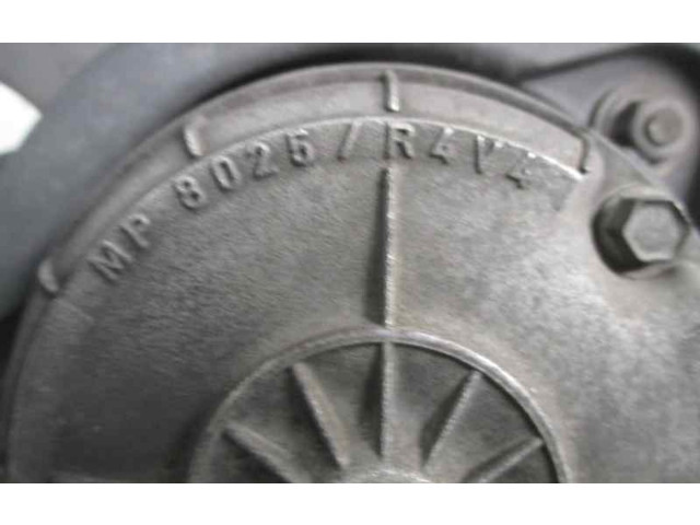 Вентилятор радиатора     2176411065, 8240109    Renault Laguna I 
