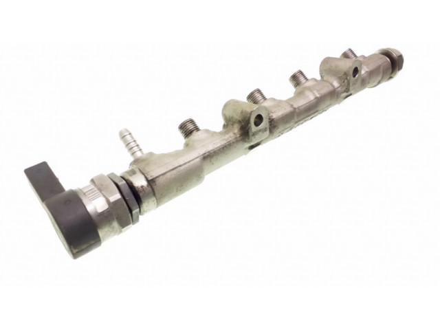Топливная рампа 03P089, 057130764AB   Skoda Fabia Mk2 (5J) 1.2 