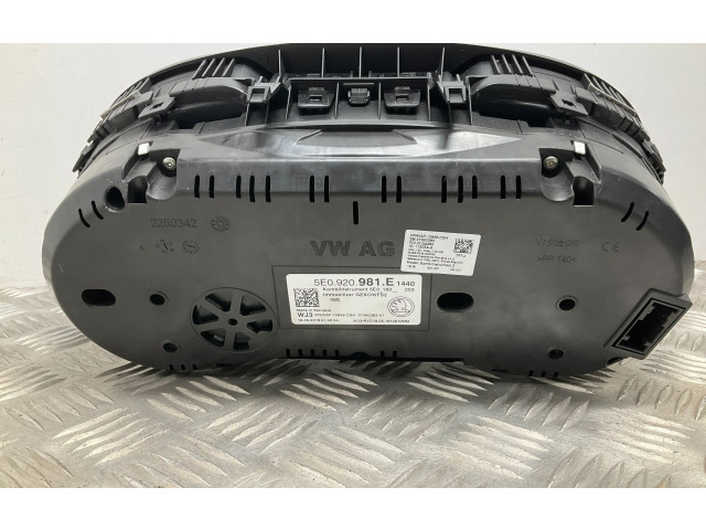 Přístrojová deska  Skoda Octavia Mk3 (5E) 2018 5E0920981E  