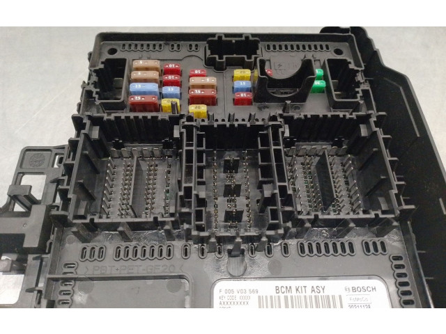 Pojistková skříňka Řídící jednotka BSM F005V03569, 20211128   Ford Focus 2021
