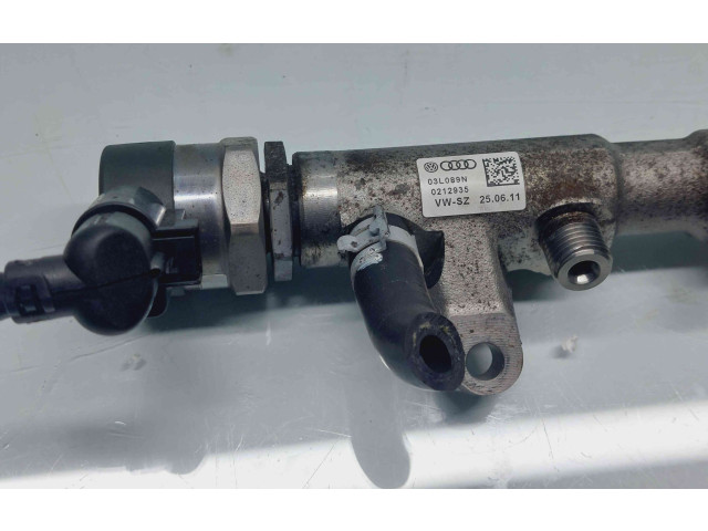 Vstřikovací lišta 03L089N   Volkswagen PASSAT B7     