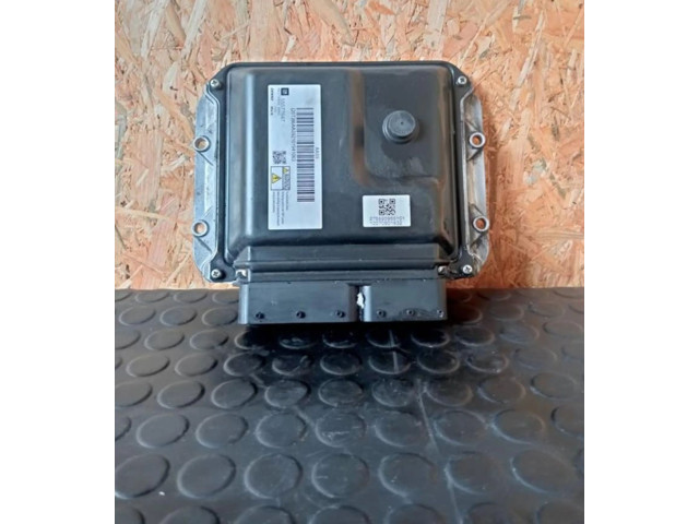 Řídící jednotka 55577647   Opel Astra J 2011