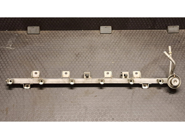 Vstřikovací lišta 0280150415, 0290160597   BMW 5 E39  pro benzínový motor 2.3  