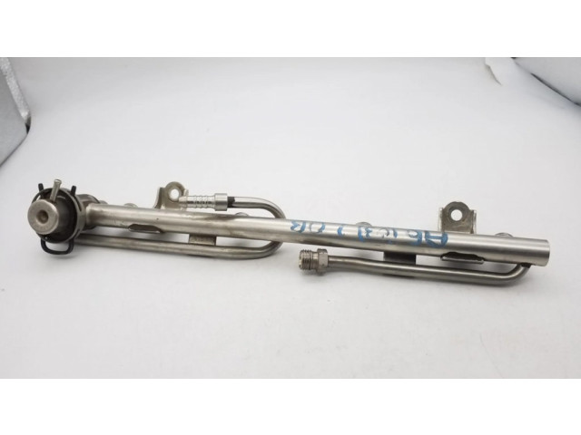 Vstřikovací lišta 058133681   Audi A3 S3 8P  pro benzínový motor 2.0 Amerika 