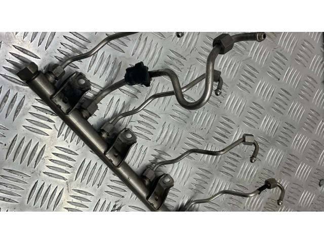 Vstřikovací lišta 7547599, 603071   BMW 7 F01 F02 F03 F04  pro benzínový motor 4.4  