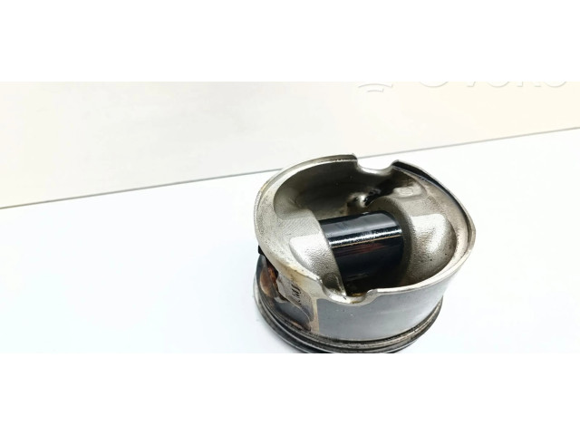 Píst 0840ZR   BMW 5 F10 F11  pro naftový motor 2.0 N47D20C 
