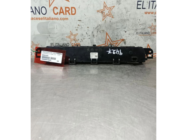 Блок управления климат-контролем 98340416ZD   Toyota Proace