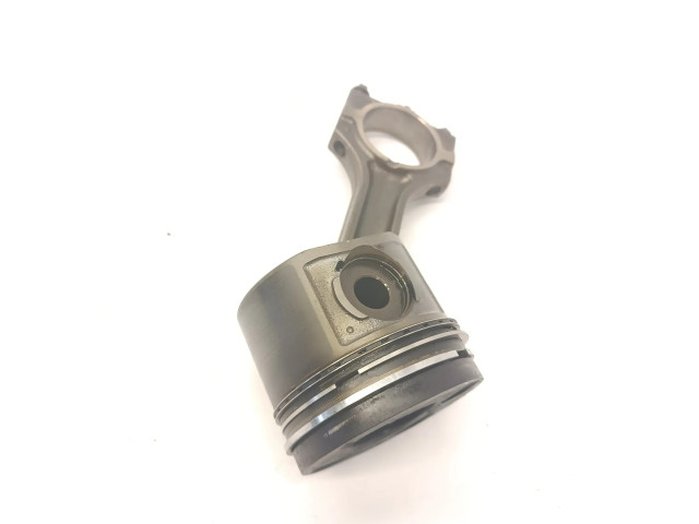 Píst    BMW 3 E46  pro naftový motor 2.0 m47 