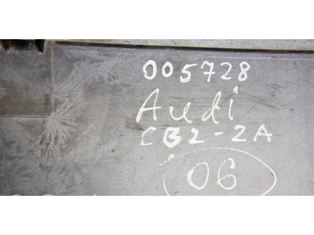 Верхняя решётка Audi Q7 4L 2005-2015 года 4l0853651      