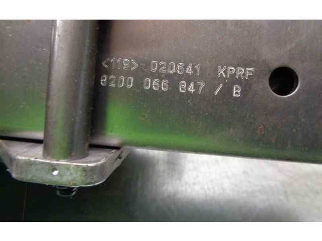    Рулевая рейка 8200066847   Renault Vel Satis  -  года
