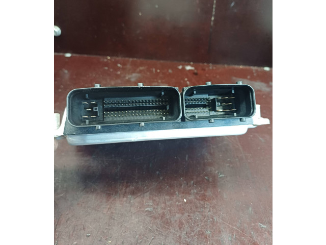 Блок управления двигателя    3U0907401, 1039S01059   Skoda Superb B5 (3U)