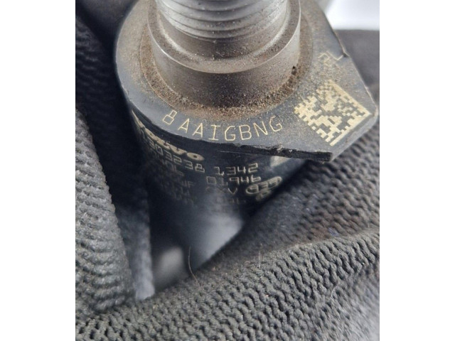 Vstřikovač 31303238, 0445116046   Volvo V60    D5204T7 