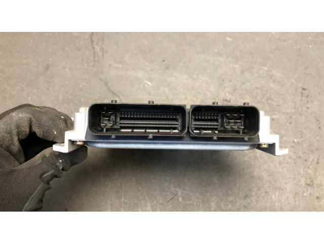 Блок управления двигателя 2758002954, 5800295   Suzuki Jimny