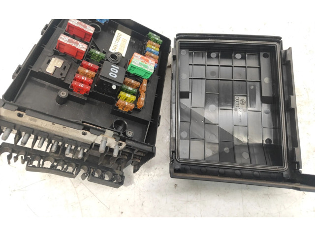Блок предохранителей  1K0937629A, 1K0937132F   Volkswagen Golf Plus    