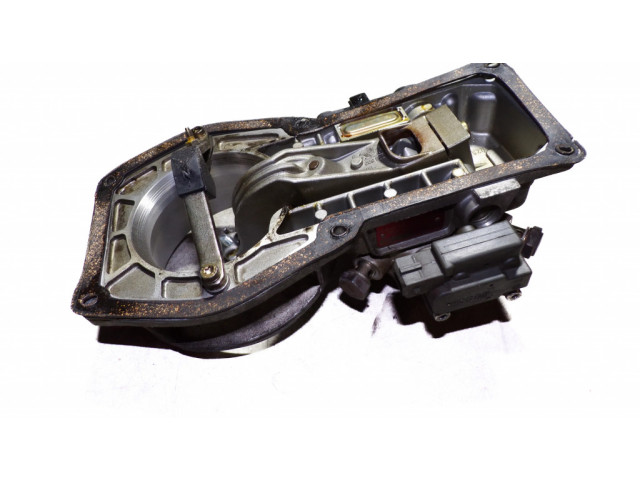 Vstřikovací lišta 0438101039, 032116   Audi 80 90 B3  pro benzínový motor 1.8  