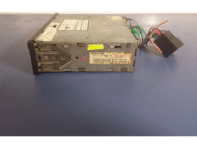 Радио/ проигрыватель CD/DVD / навигация 8631110244, 8631110244   Audi  A4 S4 B5 8D  1994 - 1999 года