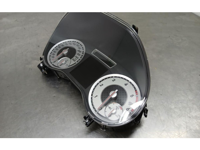 Přístrojová deska  Mercedes-Benz A W176 2013 A1769009301, 0263700128  