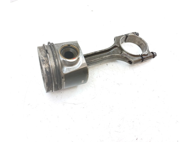  Поршень с шатуном D4204T14   Volvo S90, V90  