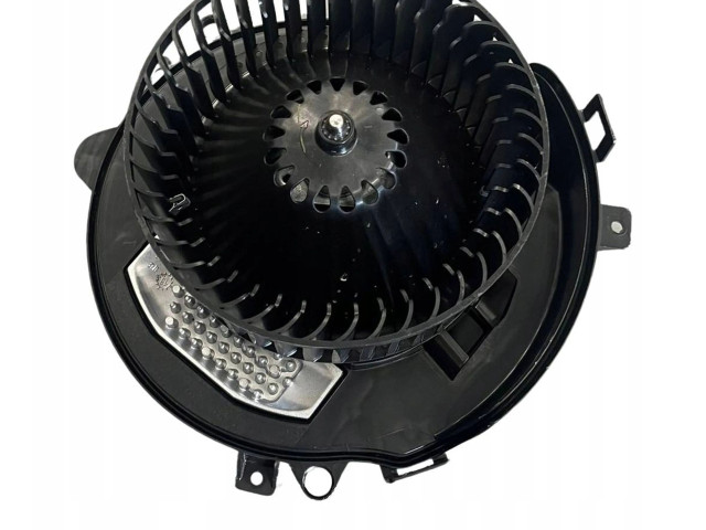 Вентилятор печки    5WC819021, CZ0160601500   Volkswagen Golf VIII