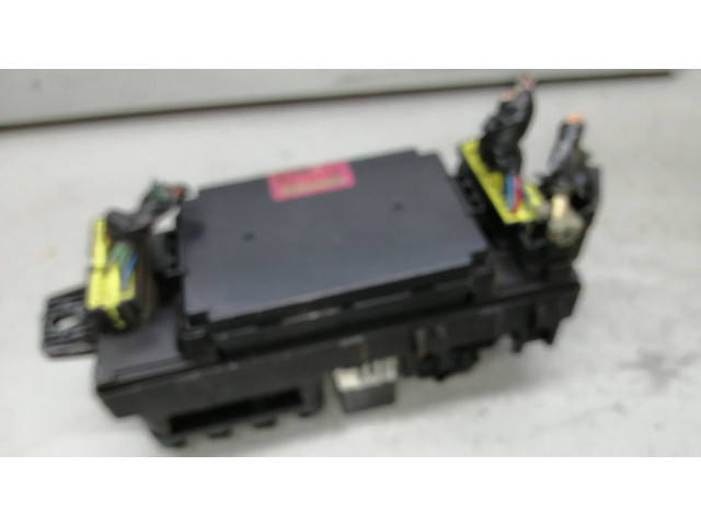 Блок предохранителей MB903740   Mitsubishi Galant    