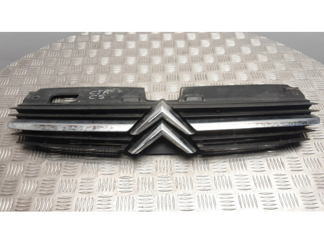 Передняя решётка Citroen C5 2001-2004 года 9636751980      