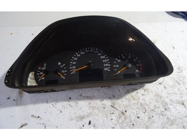 Přístrojová deska  Mercedes-Benz CLK A208 C208 2002 A2085403711, 11000891502  