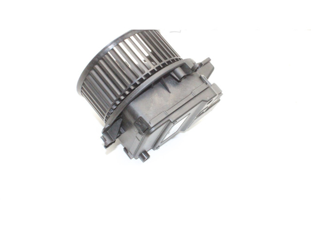 Вентилятор печки    4M2820021   Audi A4 S4 B9 8W