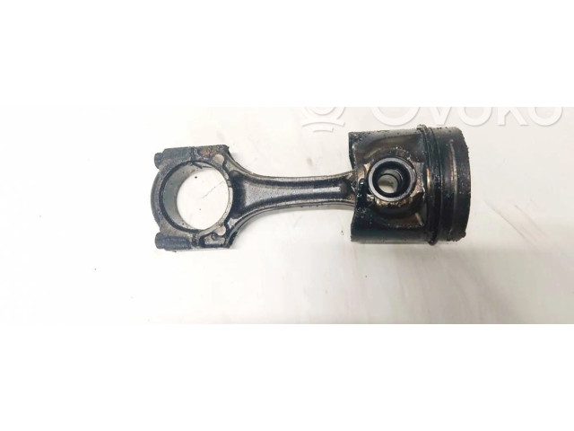 Píst 82L73, 82L73   Toyota Avensis T250     