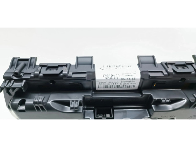 Přístrojová deska  BMW 2 F46 2015 6805183  