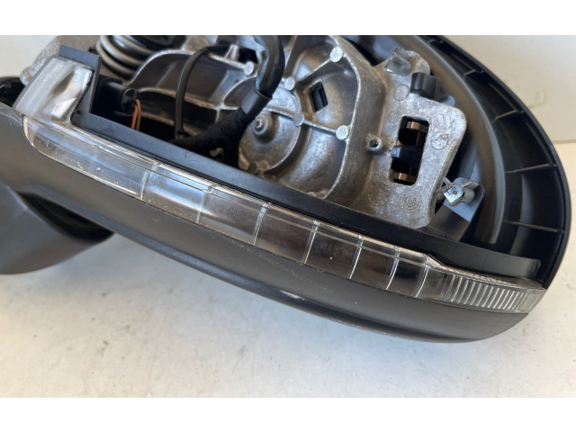 Zpětné zrcátko  Volkswagen Touareg II 2013  7P6857501EN  