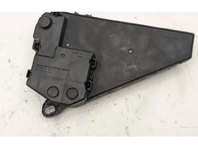   Pojistková skříňka 6906588, 518811054   Toyota Avensis T270 2016