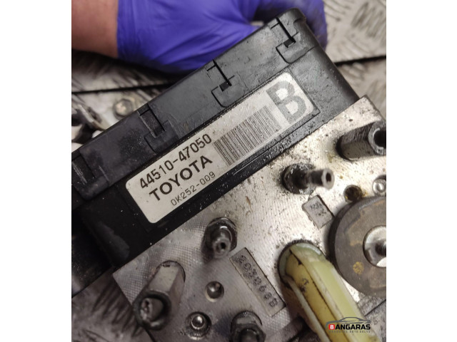 Блок ABS  4451047050   Toyota Prius (XW20) 