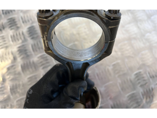  Поршень  326368  Maserati Levante  